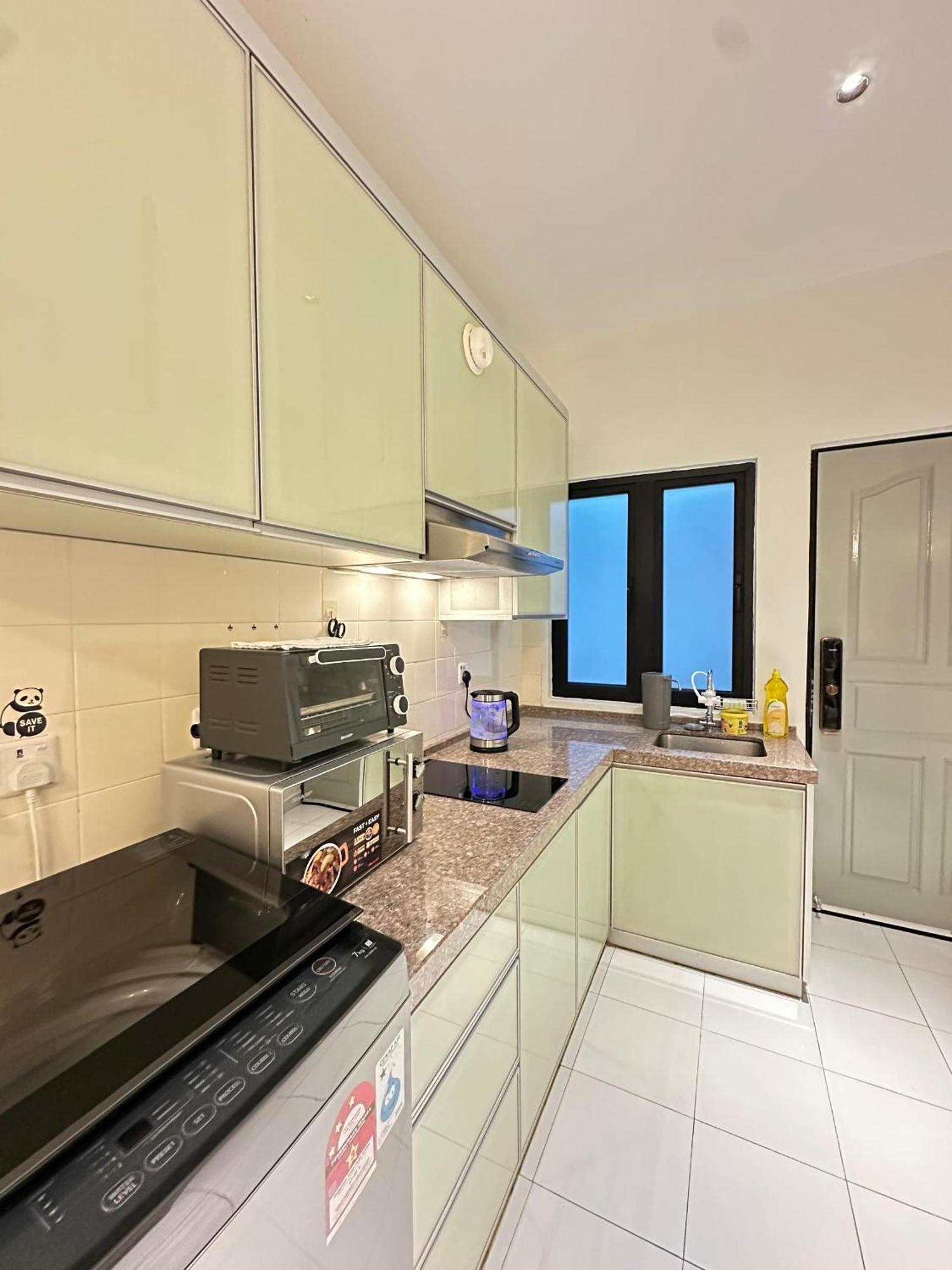 Newly Renovated Comfy Beachfront View At Seri Bulan بورت ديكسون المظهر الخارجي الصورة
